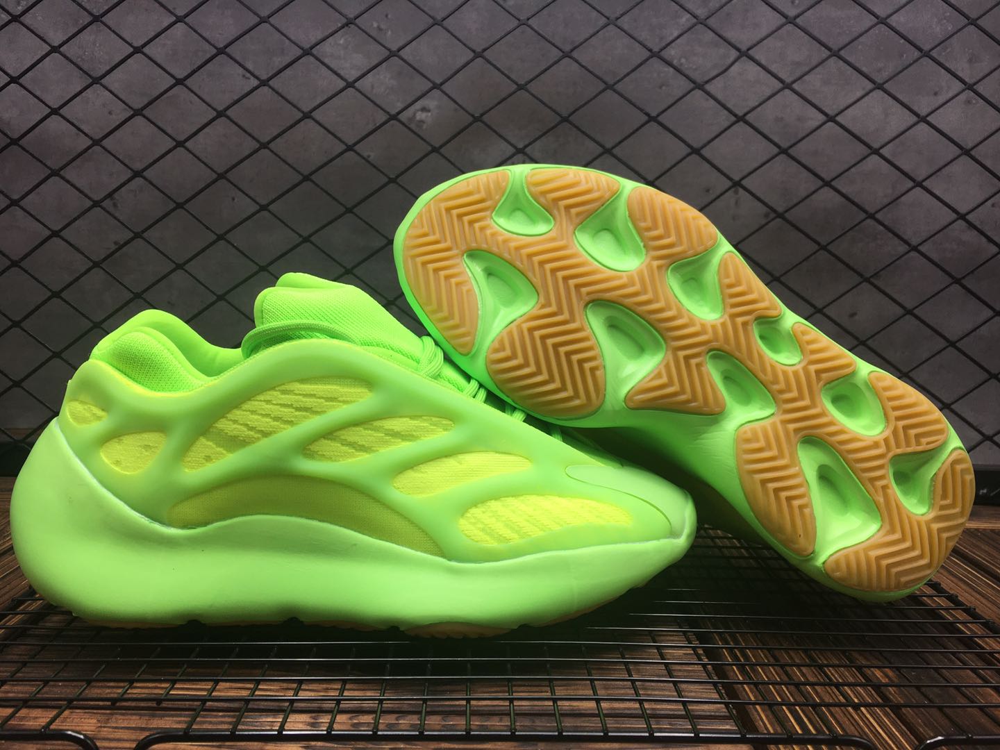 adidas yeezy 700 - Fluor
