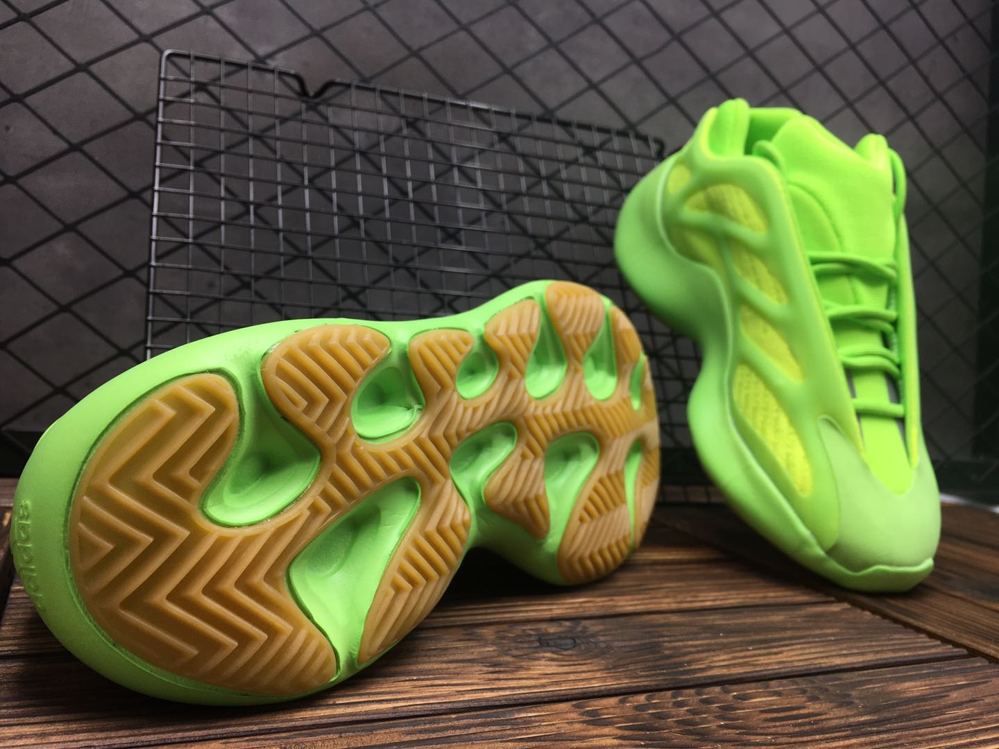 adidas yeezy 700 - Fluor