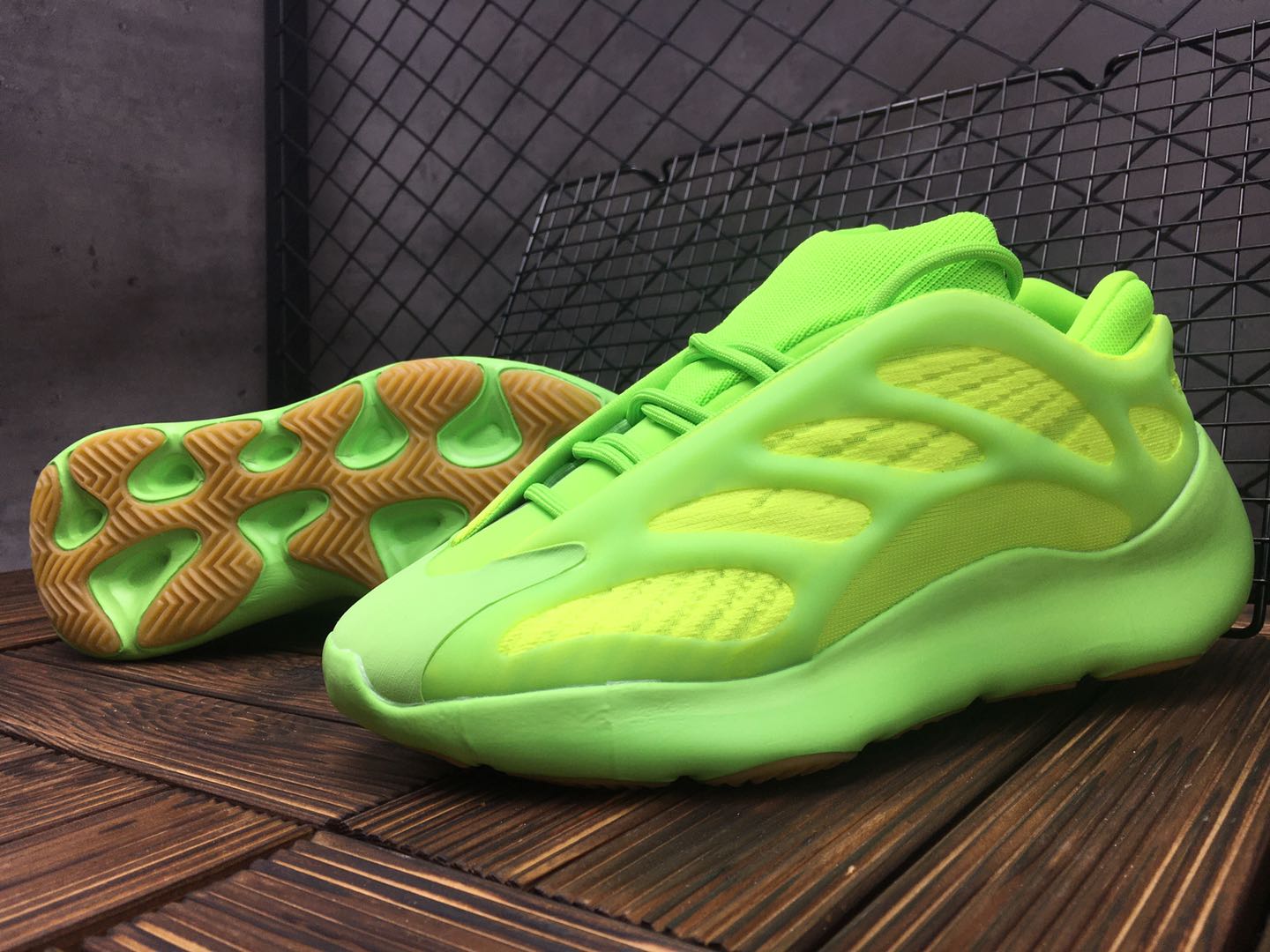 adidas yeezy 700 - Fluor
