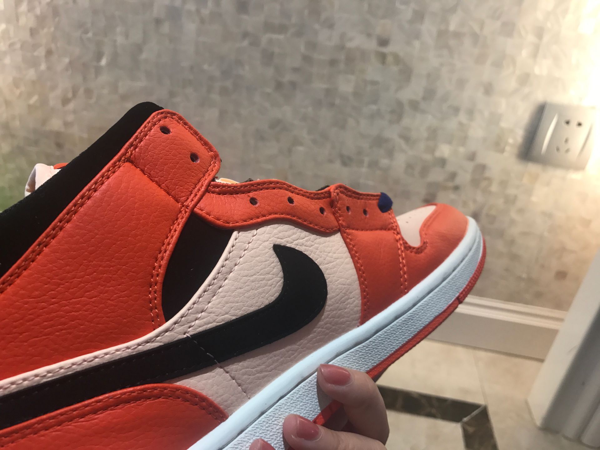 jordan air jordan 1 retro mid - Naranjo Blanco Negro