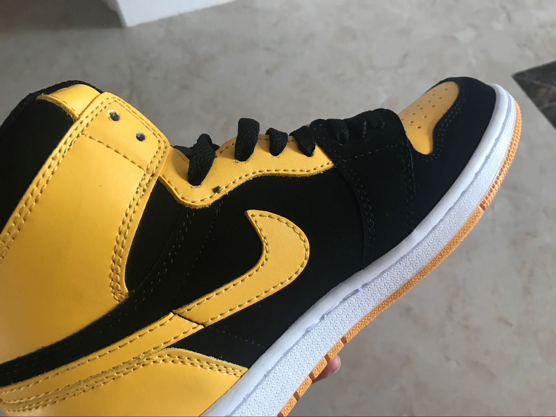 jordan air jordan 1 retro high - Amarillo Negro
