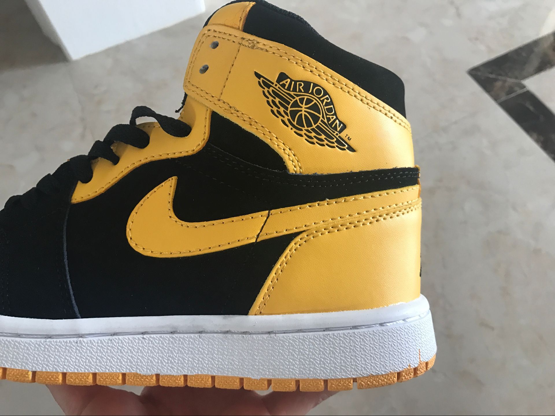 jordan air jordan 1 retro high - Amarillo Negro