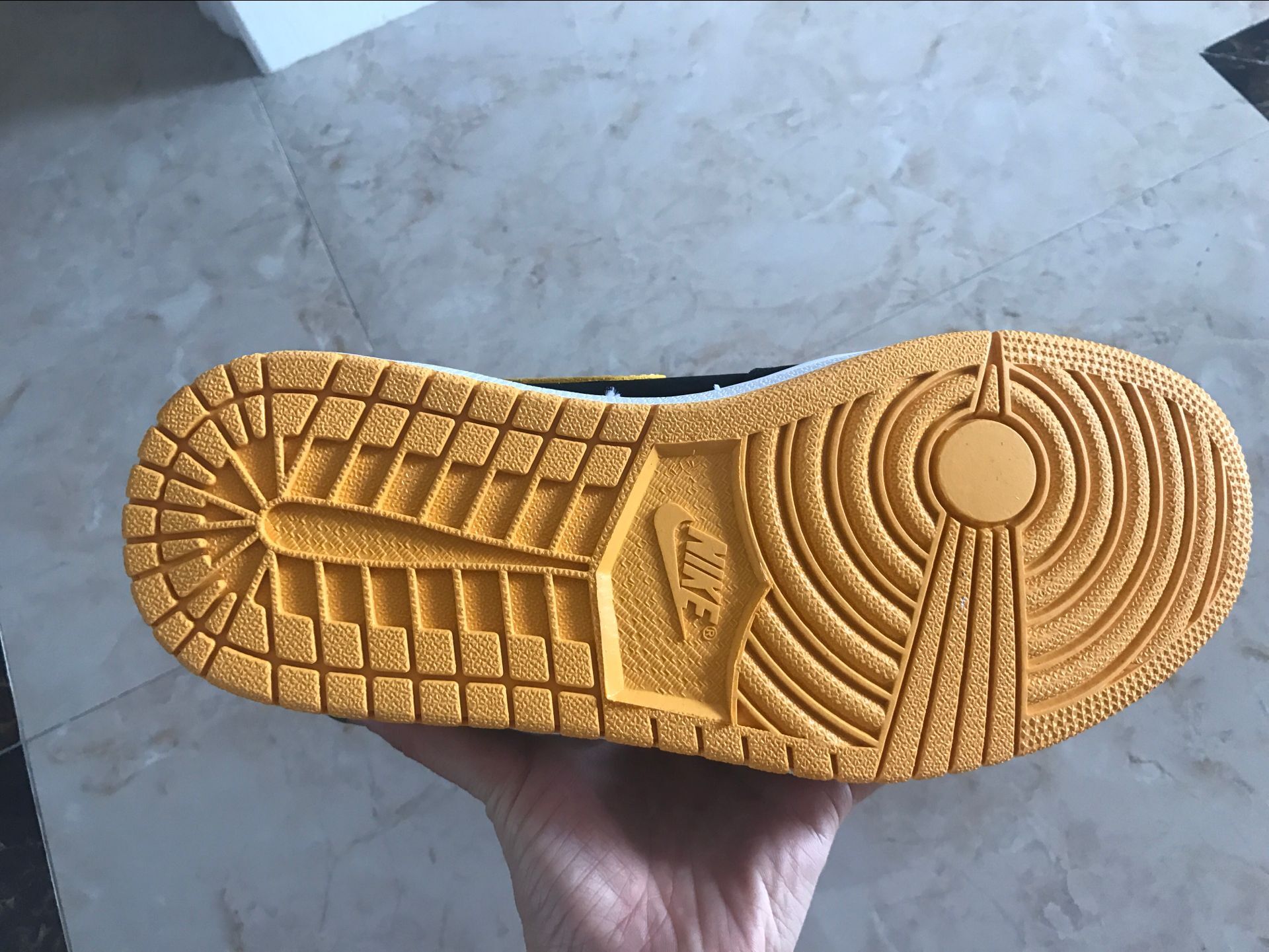 jordan air jordan 1 retro high - Amarillo Negro