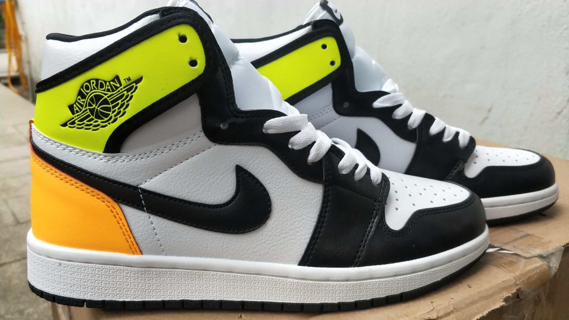 jordan air jordan 1 retro high - Amarillo Blanco Negro Fluor