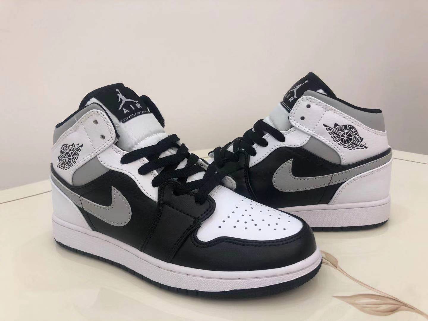 jordan air jordan 1 retro mid - Blanco Negro Gris