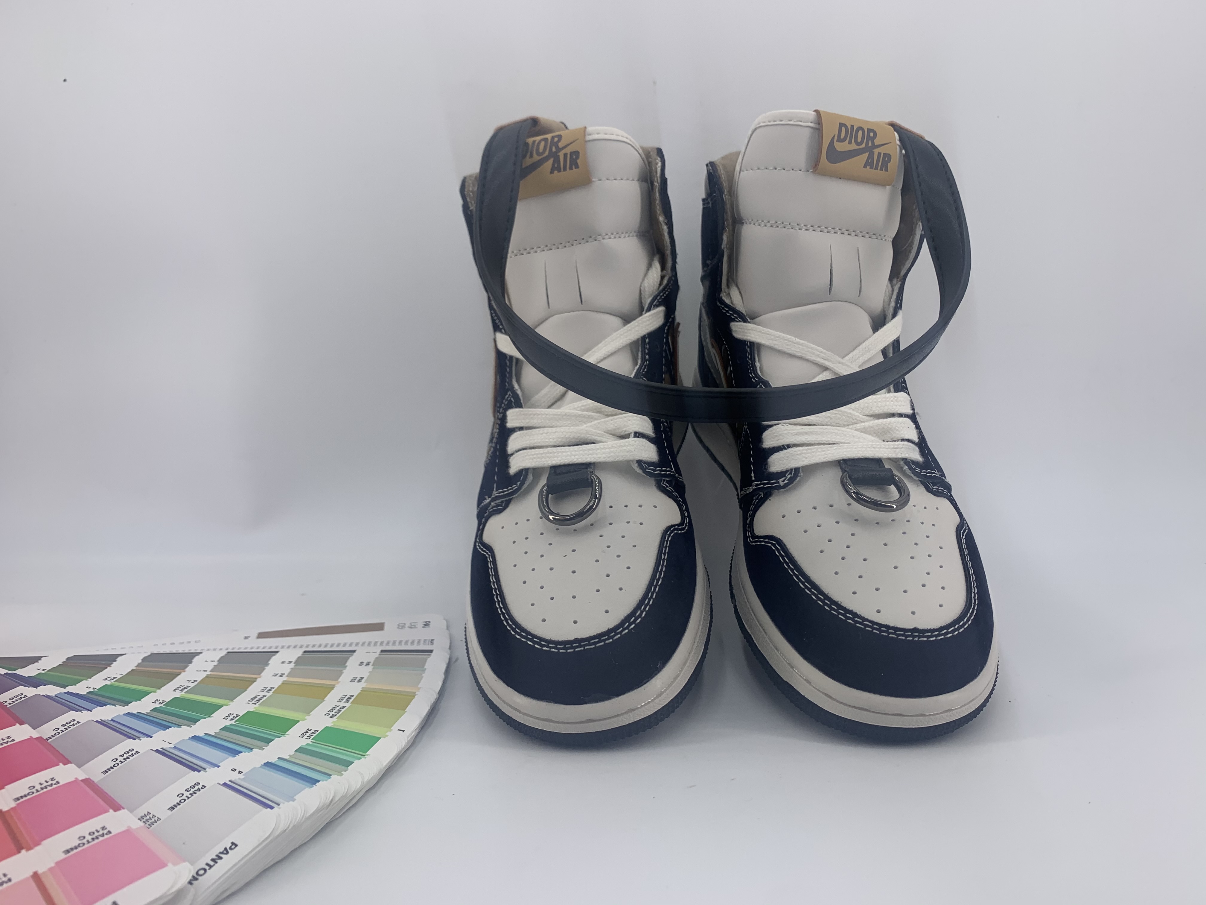 jordan air jordan 1 retro high - Blanco Negro Dorado