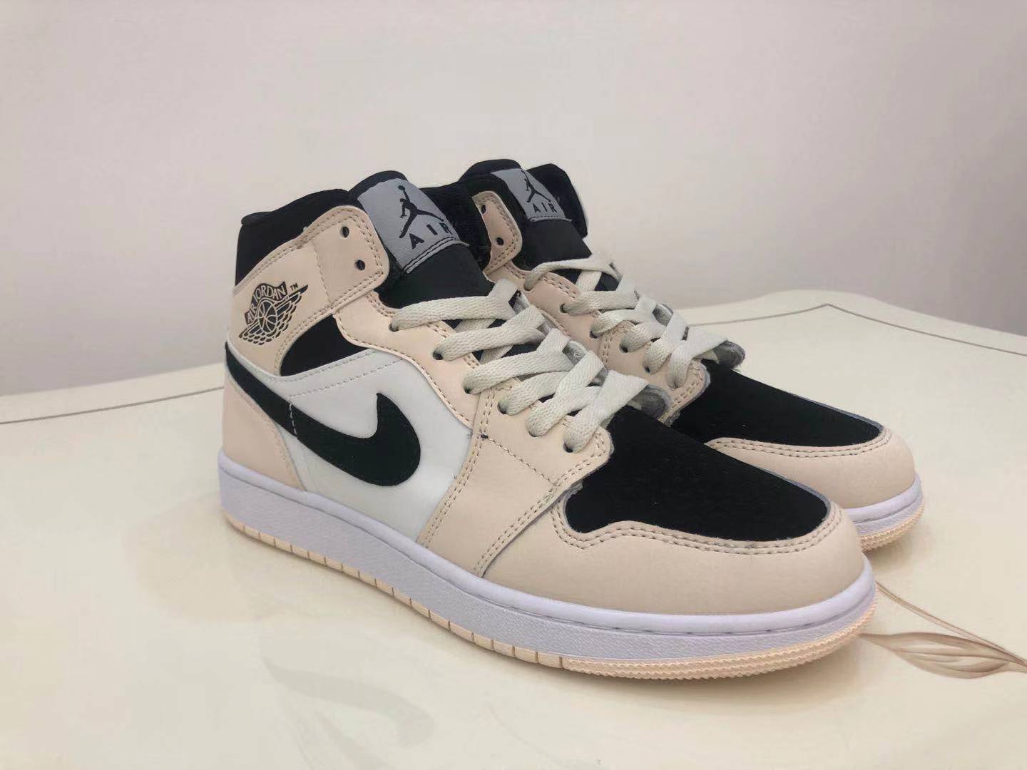 jordan air jordan 1 retro mid - Blanco Negro Vainilla