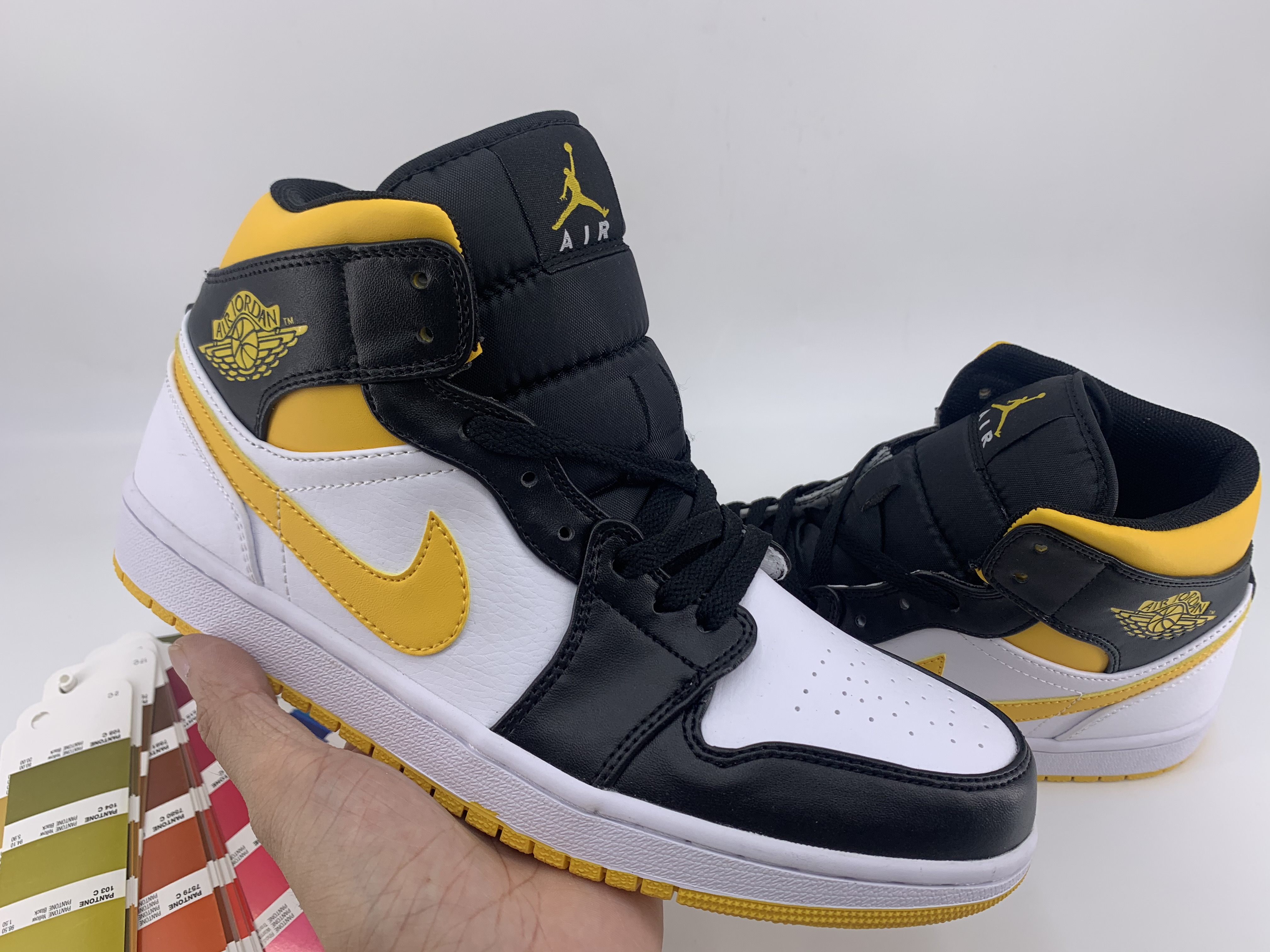 jordan air jordan 1 retro mid - Negro Blanco Amarillo