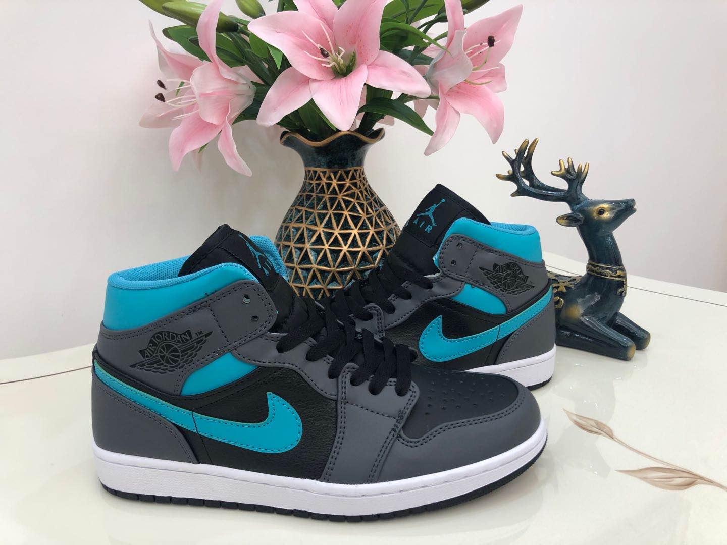 jordan air jordan 1 retro mid - Negro Gris Celeste