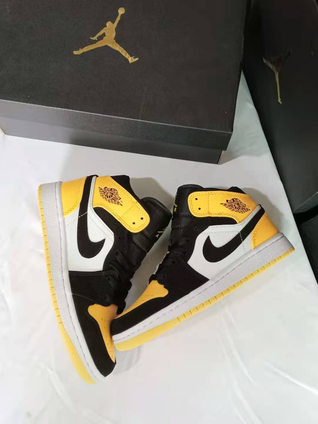 jordan air jordan 1 retro mid - Blanco Negro Amarillo