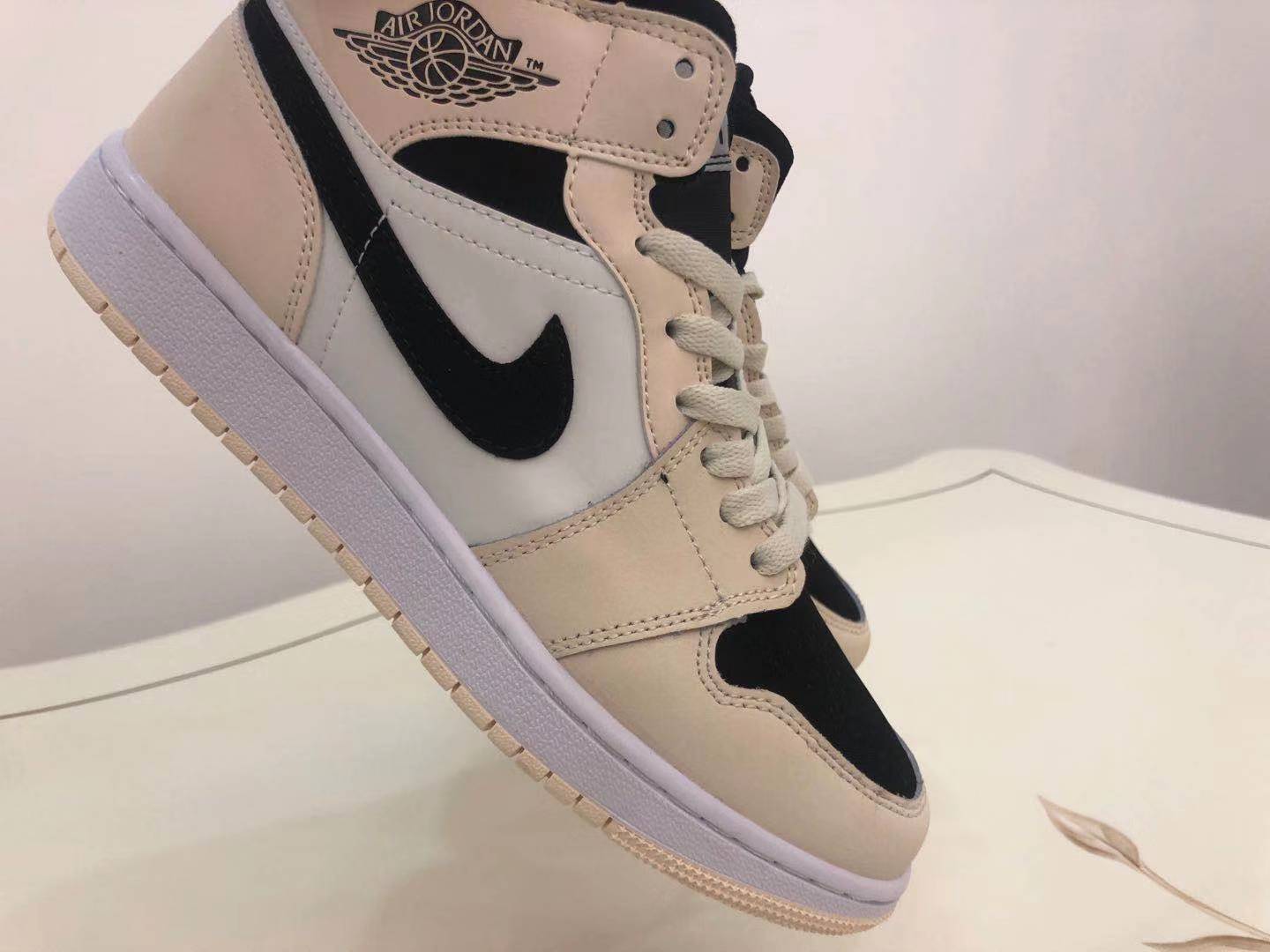 jordan air jordan 1 retro mid - Blanco Negro Rosado Vainilla