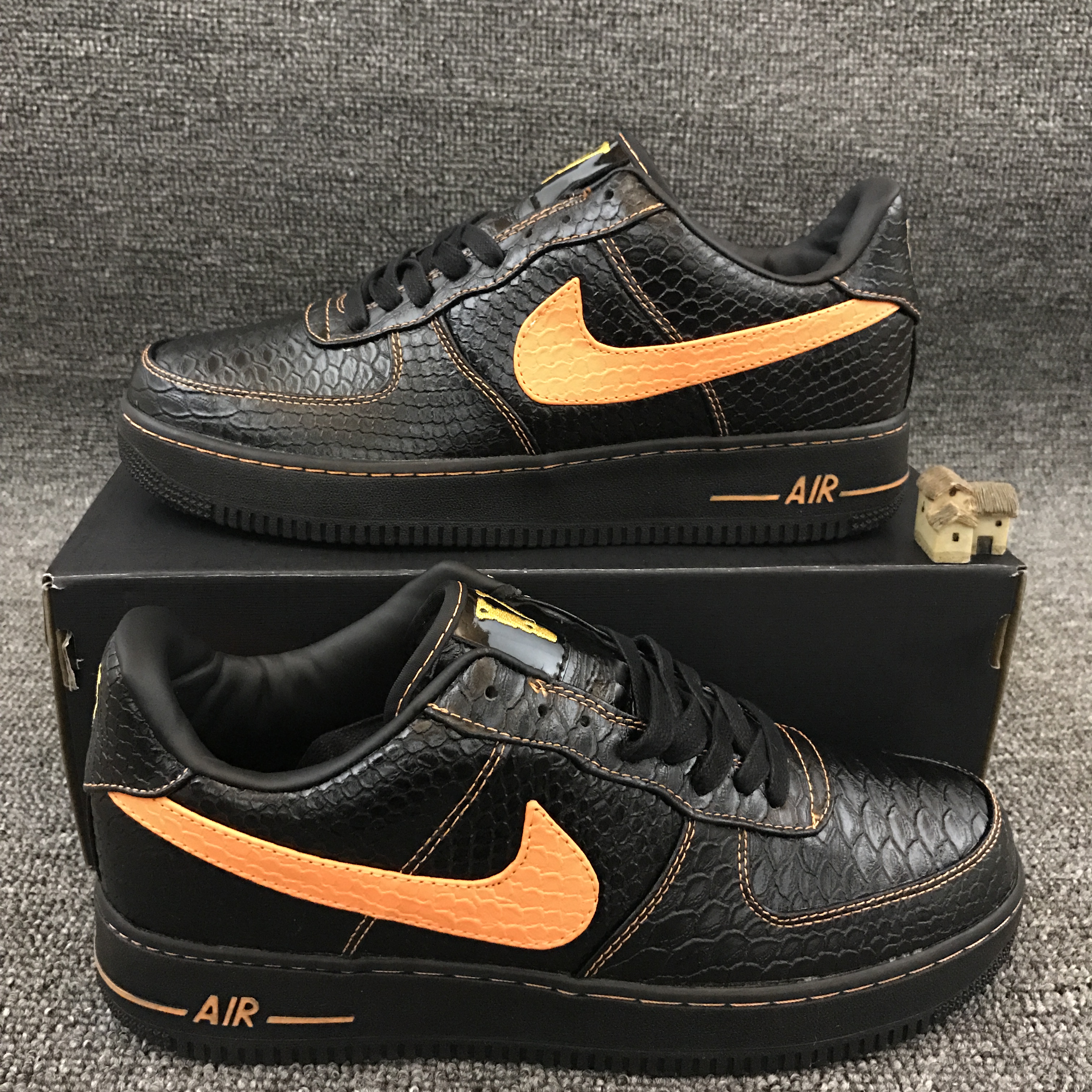 nike air force 1 - Negro Naranjo