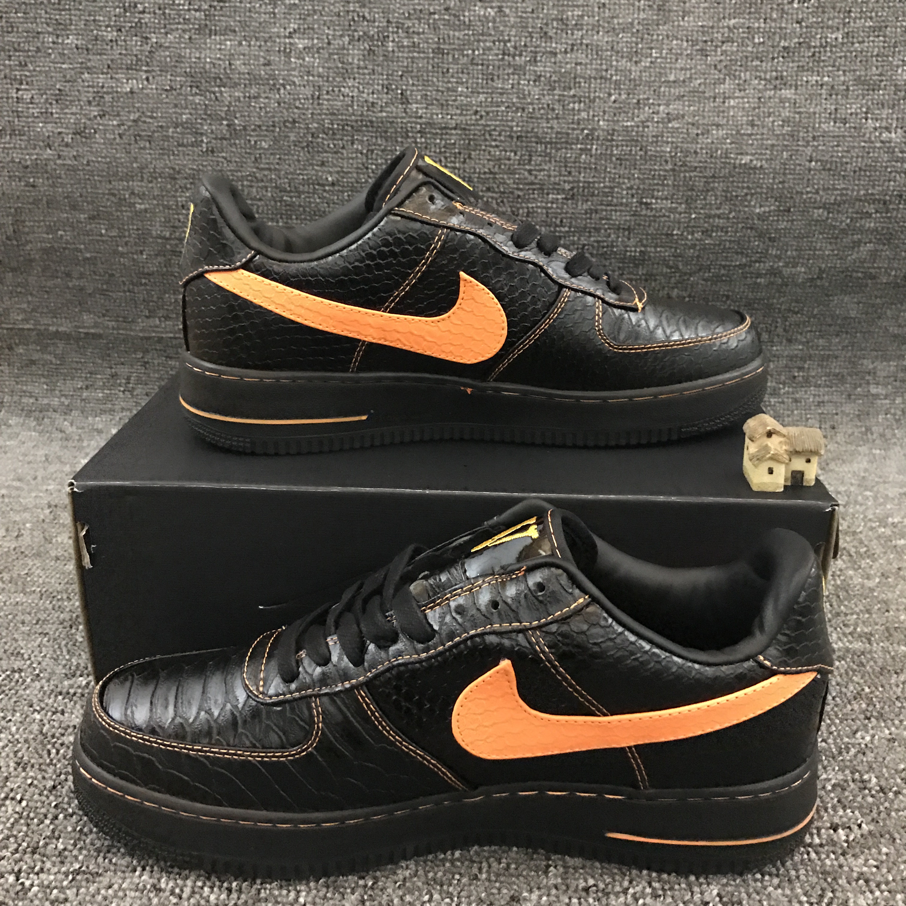 nike air force 1 - Negro Naranjo