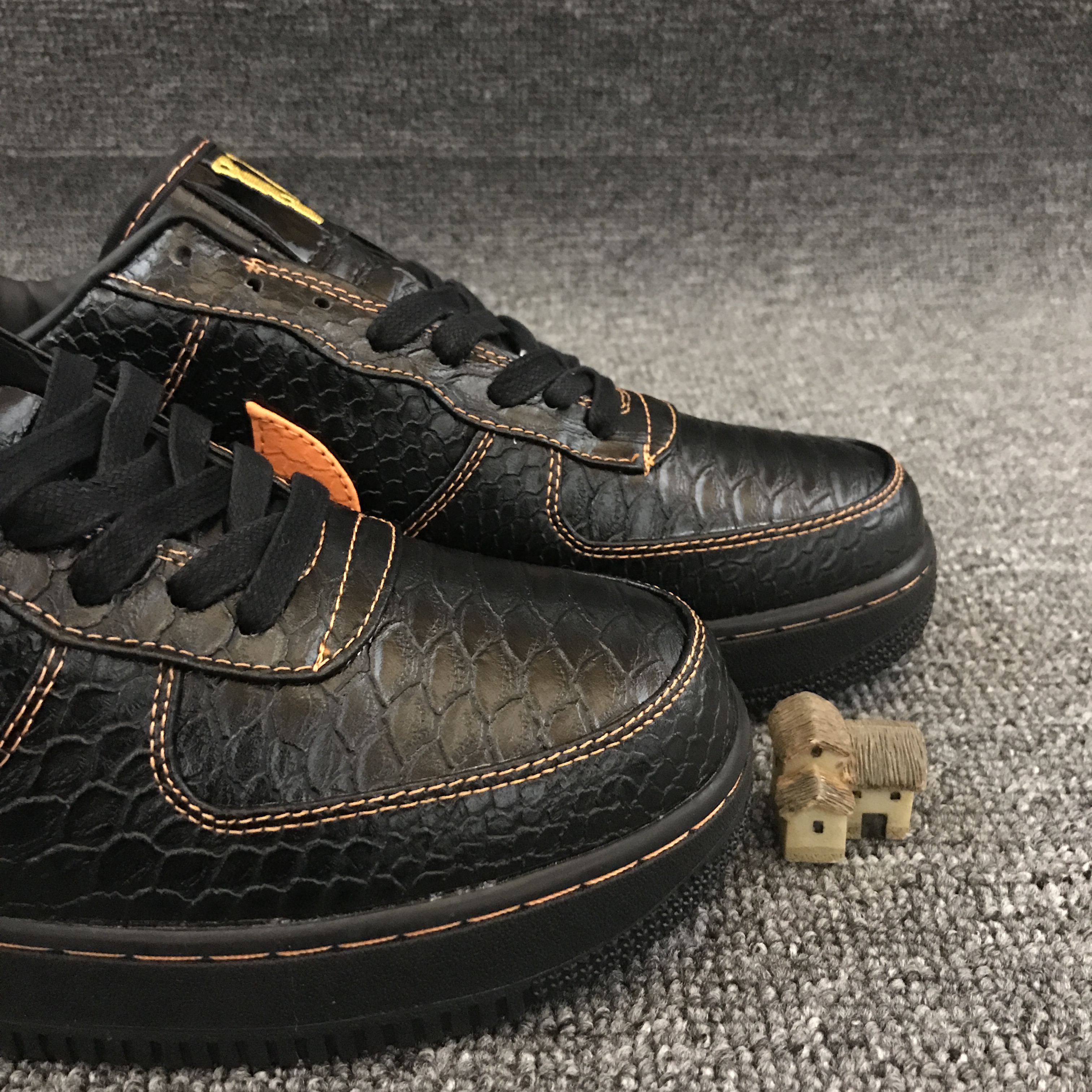nike air force 1 - Negro Naranjo