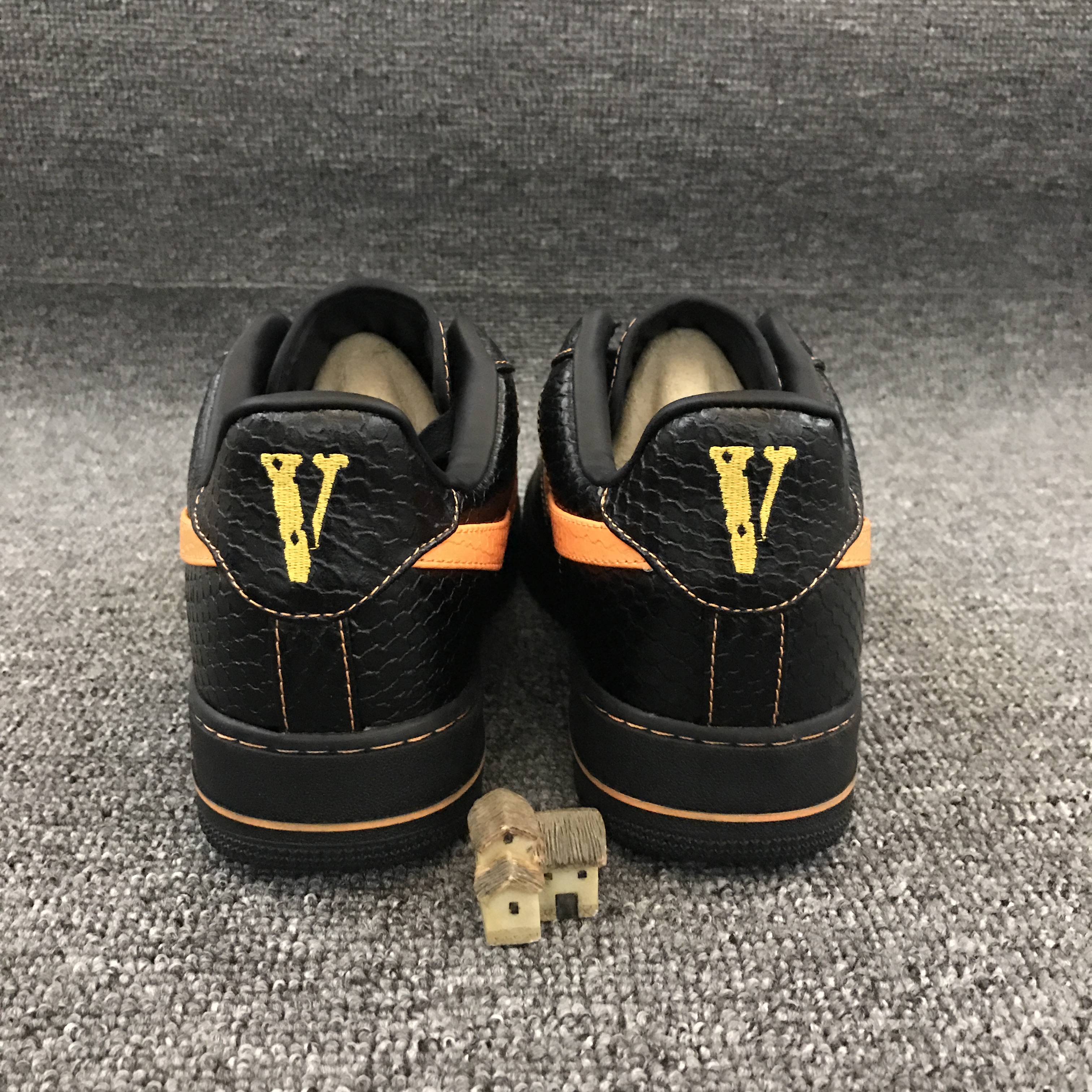 nike air force 1 - Negro Naranjo