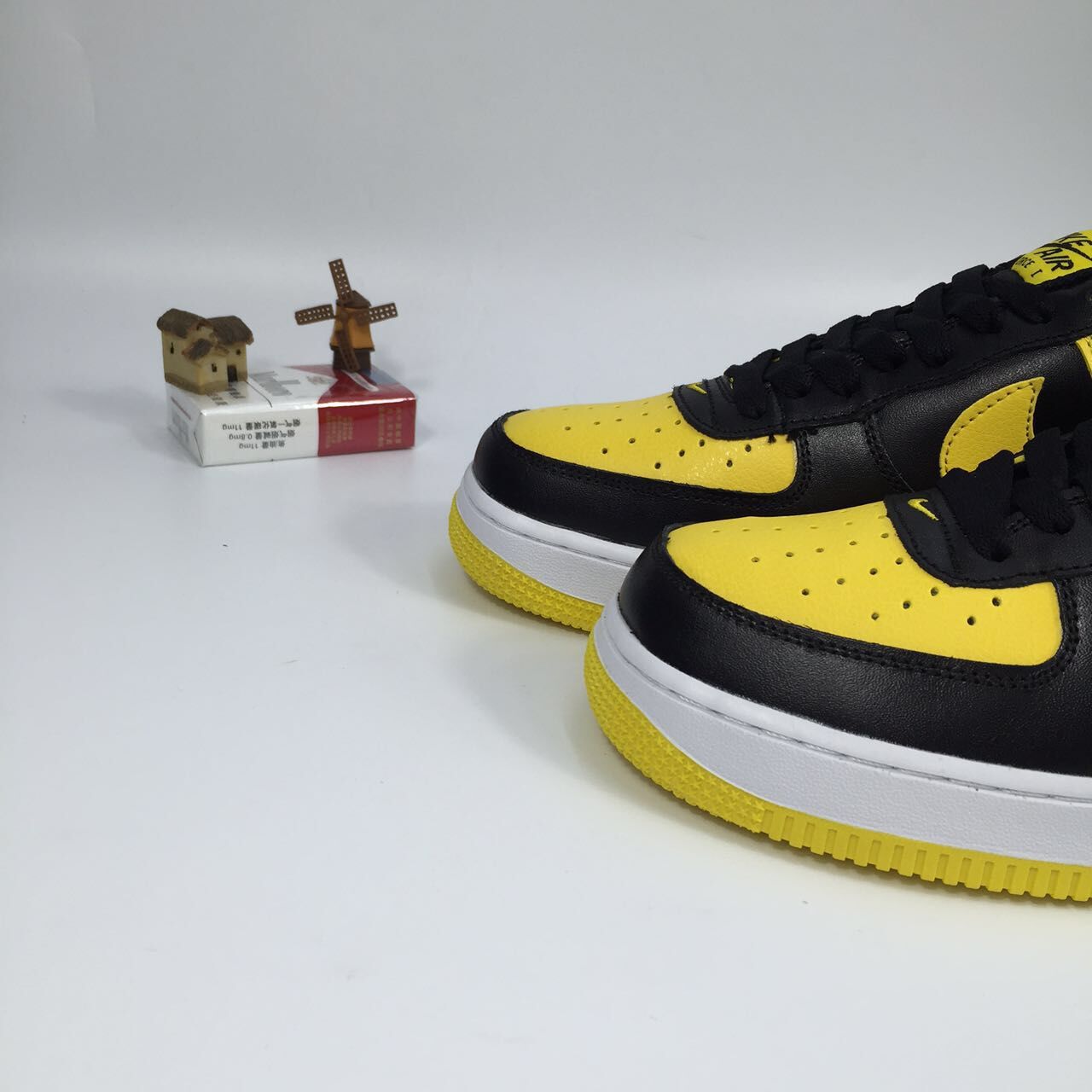 nike air force 1 - Amarillo Negro