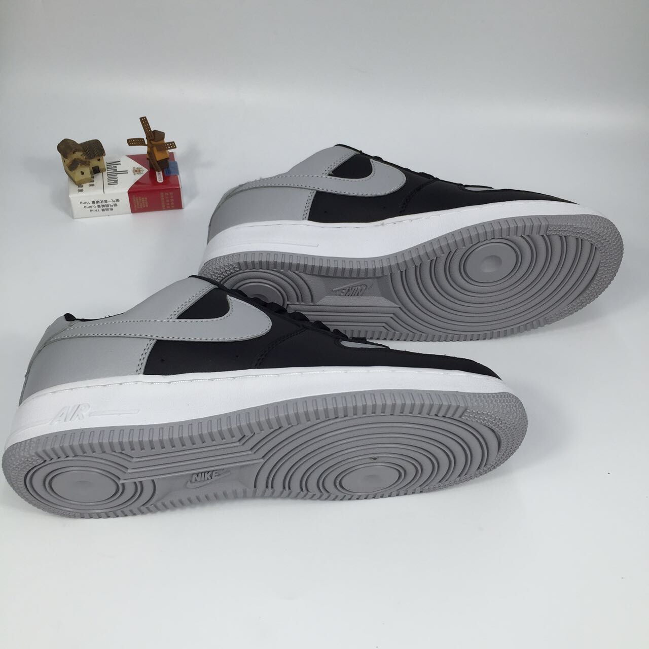 nike air force 1 - Gris Negro