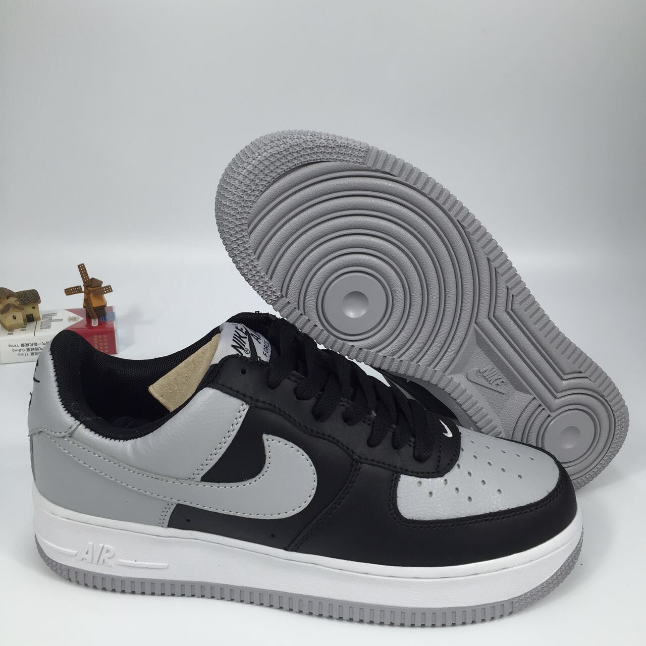 nike air force 1 - Gris Negro