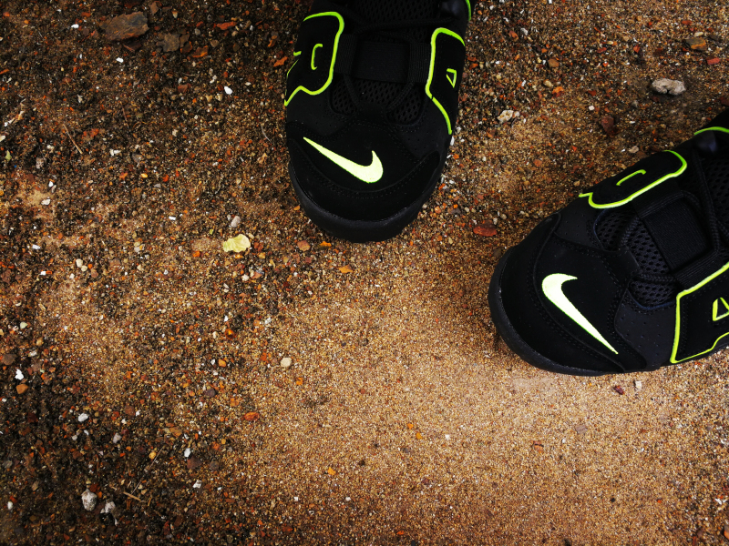 nike air more uptempo - Negro Fluor