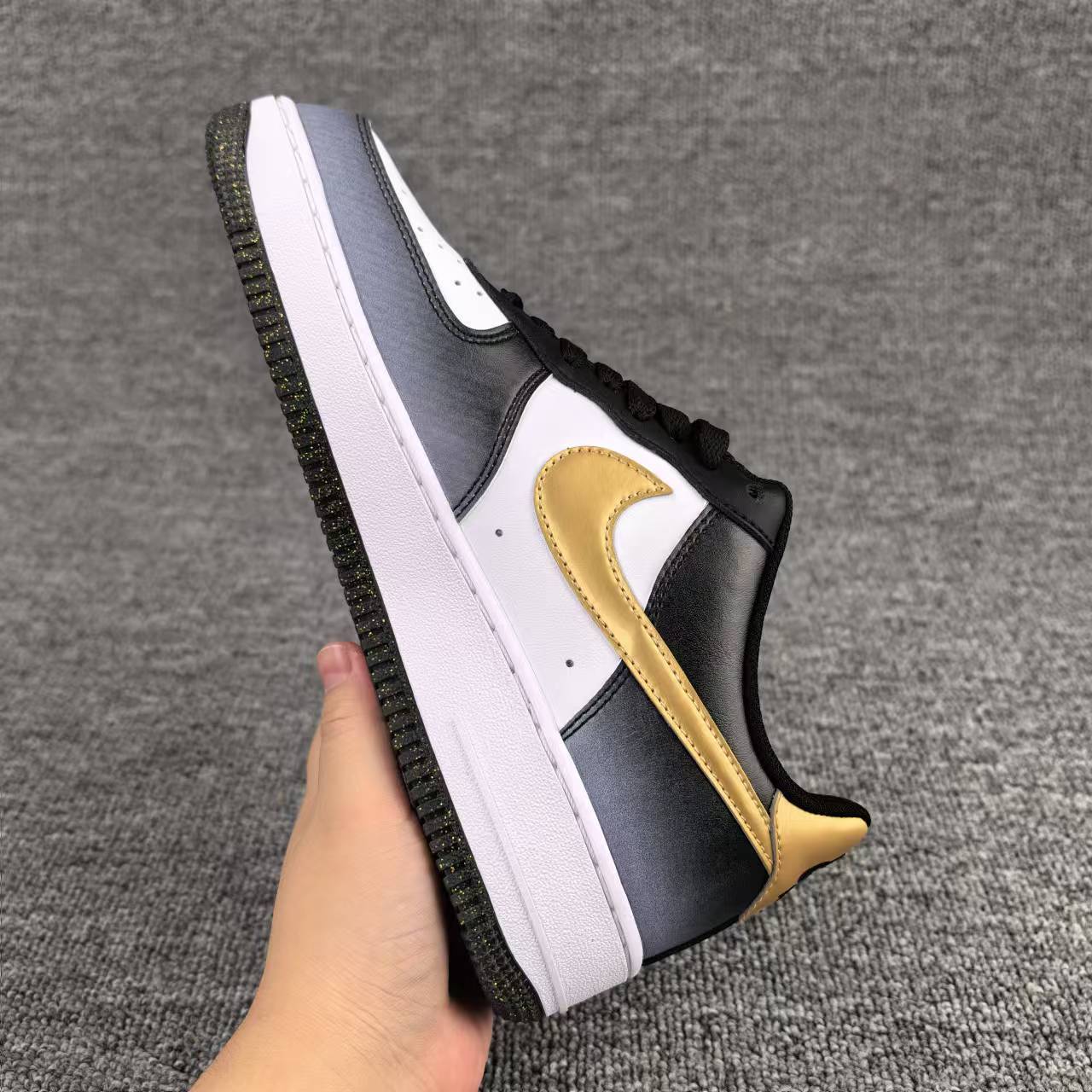 nike air force 1 - Negro Dorado