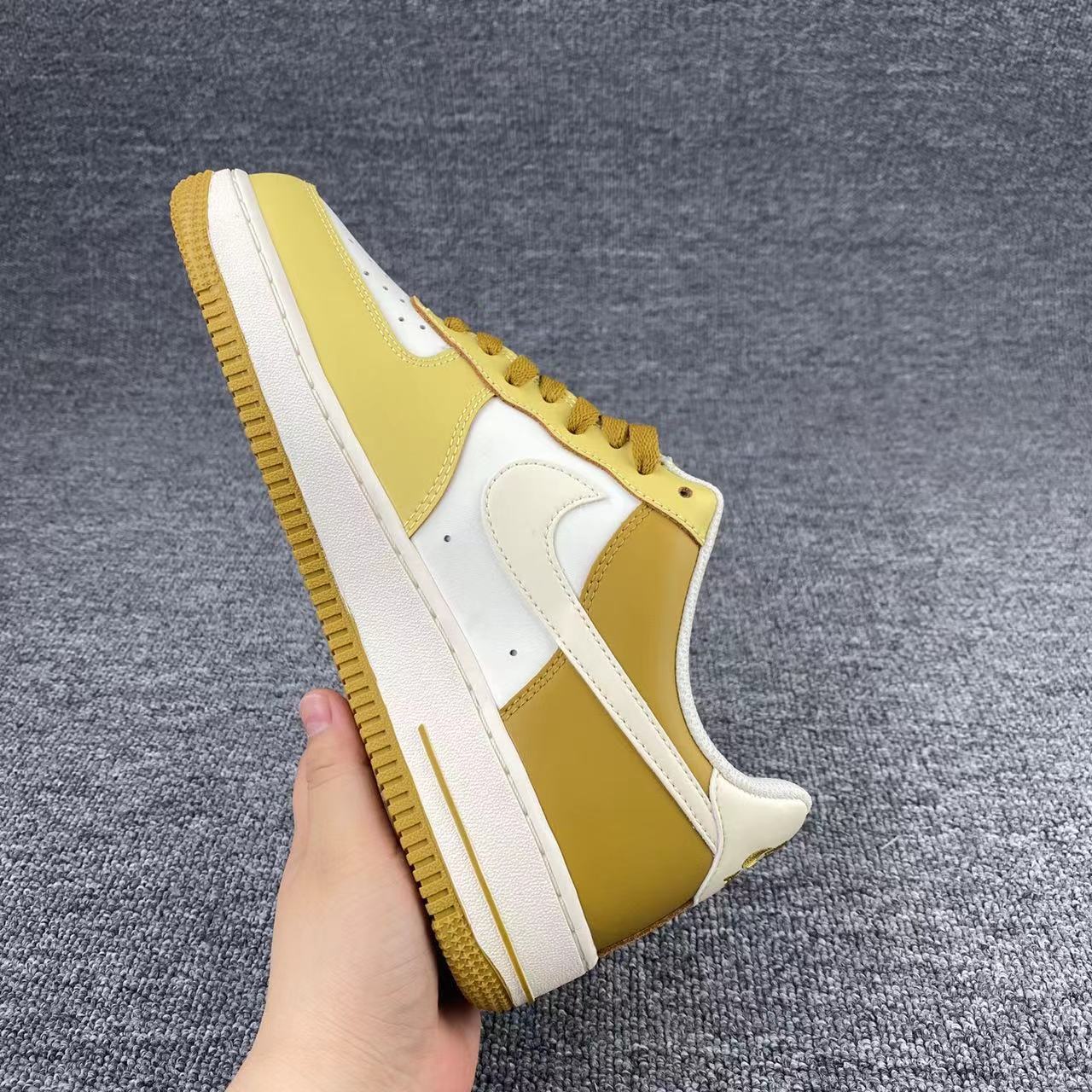 nike air force 1 - Amarillo Cafe Blanco