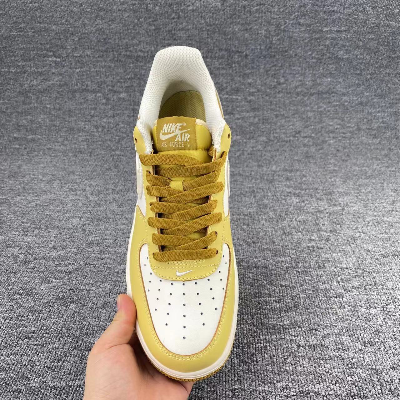 nike air force 1 - Amarillo Cafe Blanco
