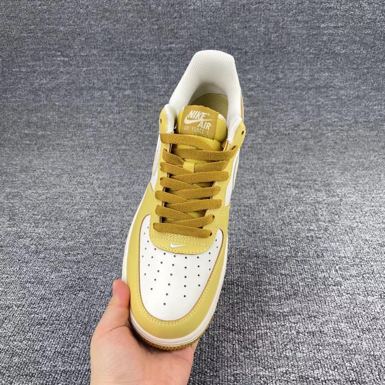 nike air force 1 - Amarillo Cafe Blanco